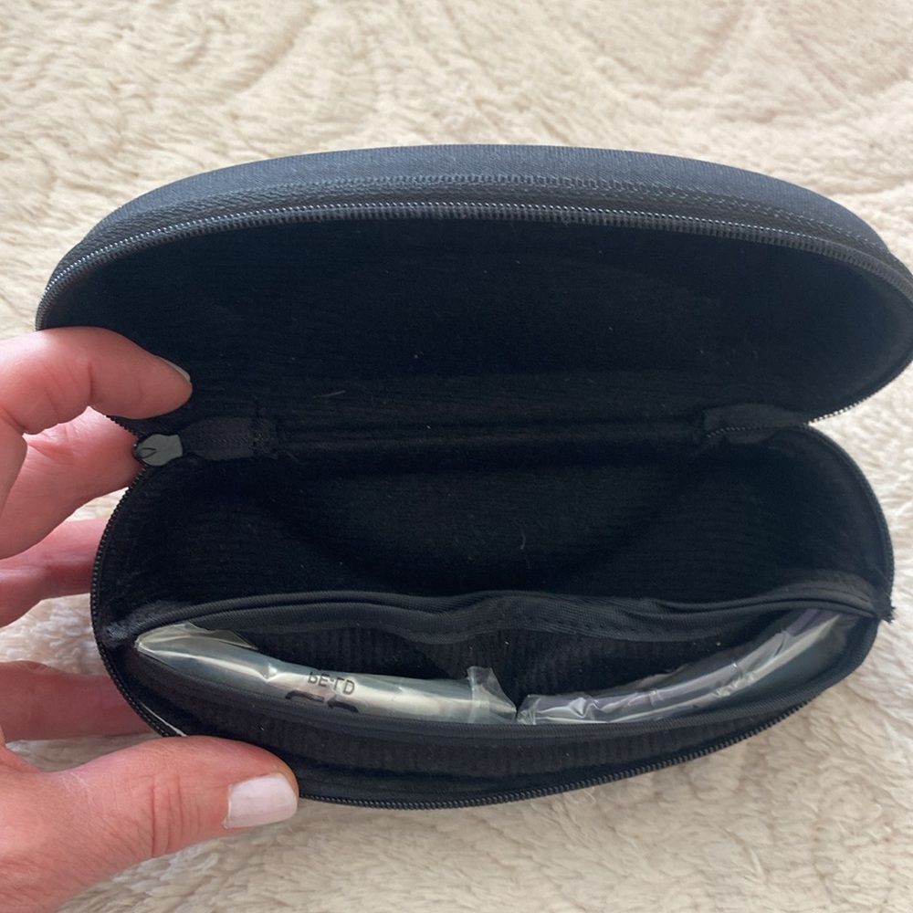 Cavalo Eye Glasses Case with additional lenses - Picture 7 of 7